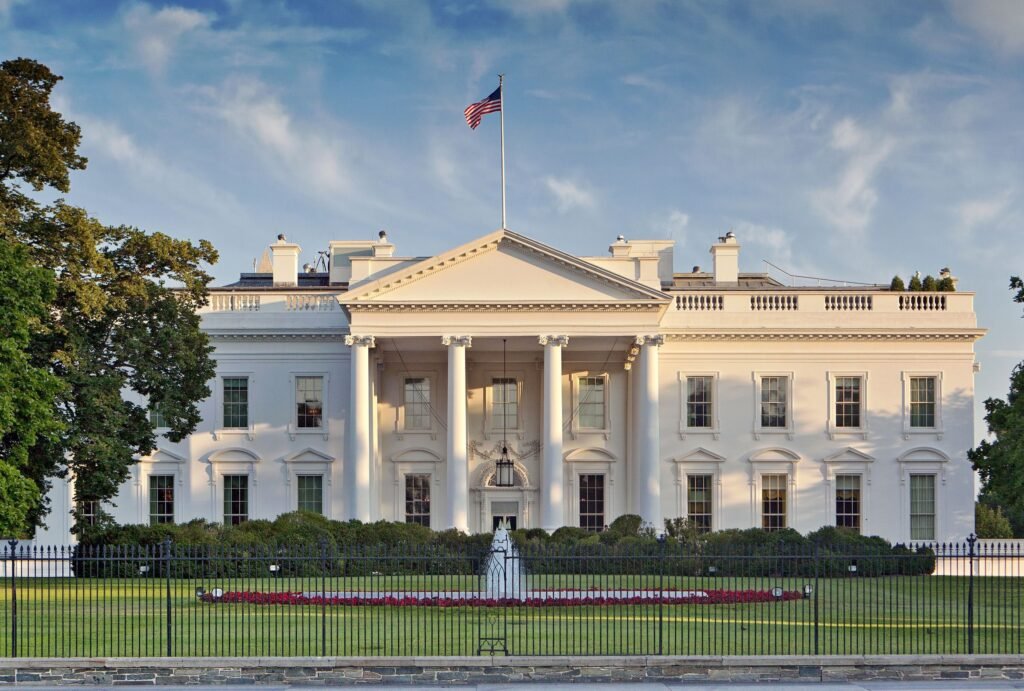 The White House, MiKK